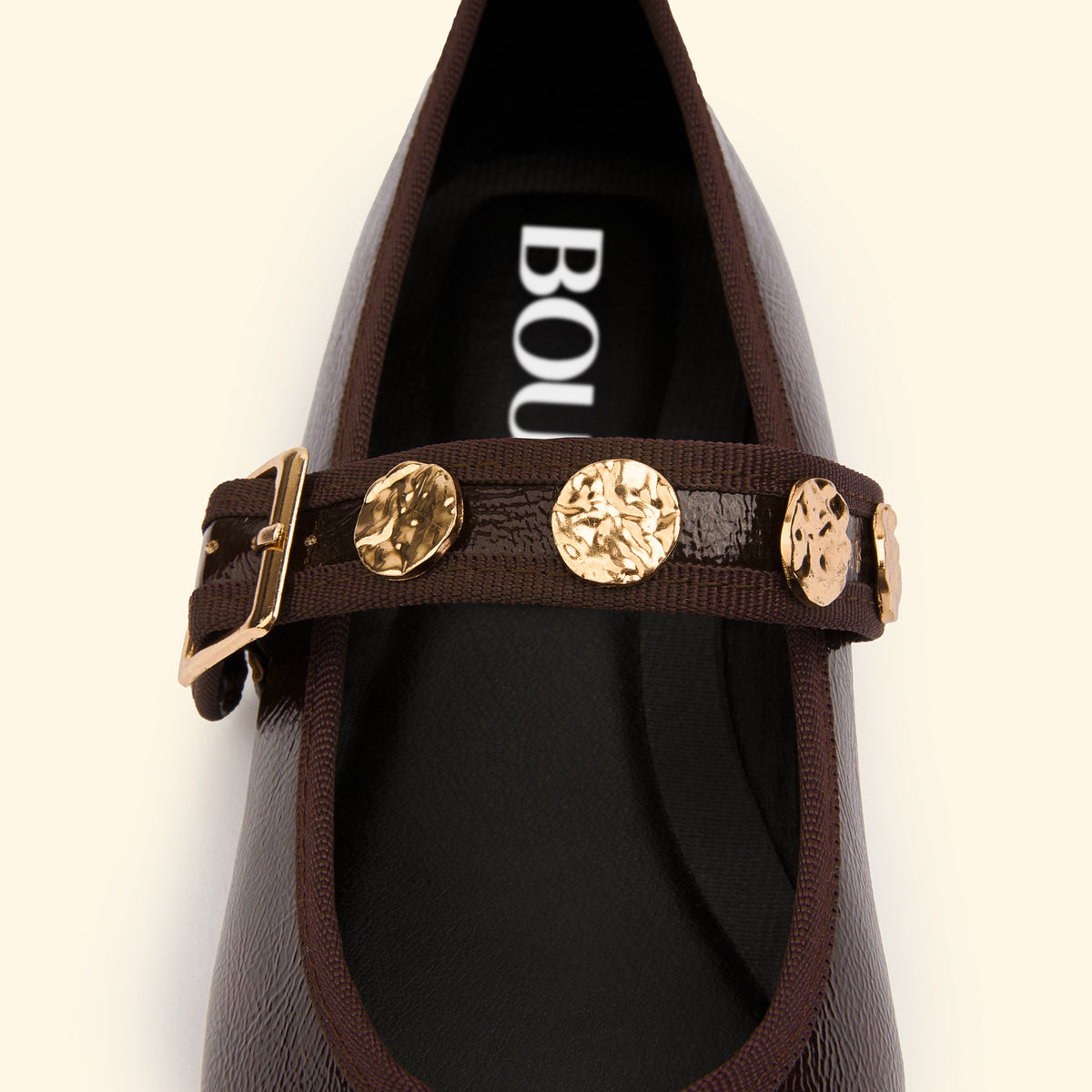 Medallion Mary Jane - Brown